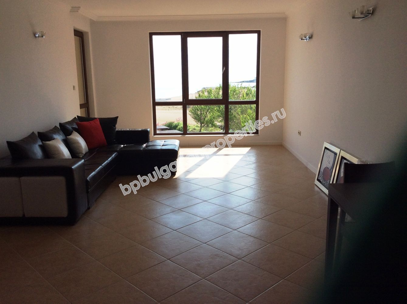 Luxury beachfront one-bedroom apartment for sale in the resort Lozenets Luxury beachfront one-bedroom apartment for sale in the resort Lozenets