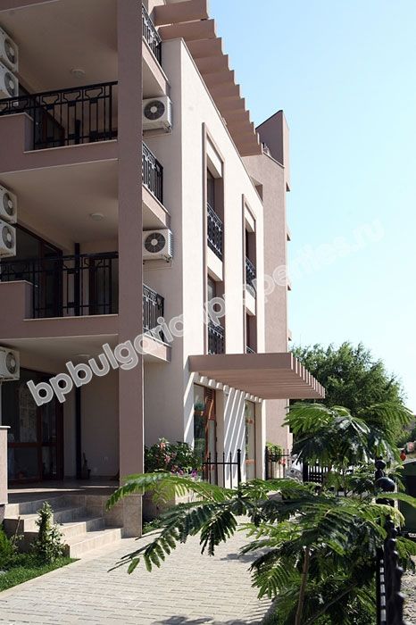 Luxury apartments close to the beach for sale in the resort Sunny Beach