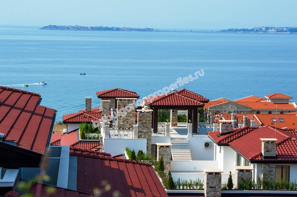 Luxury apartments for sale with sea view in the resort Sveti Vlas