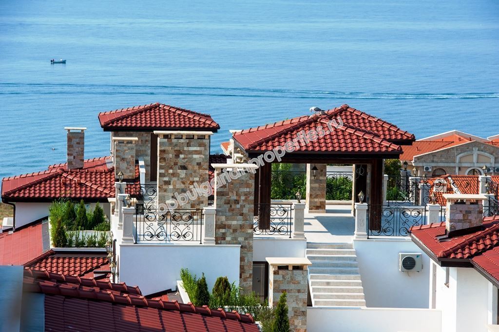 Luxury apartments for sale with sea view in the resort Sveti Vlas