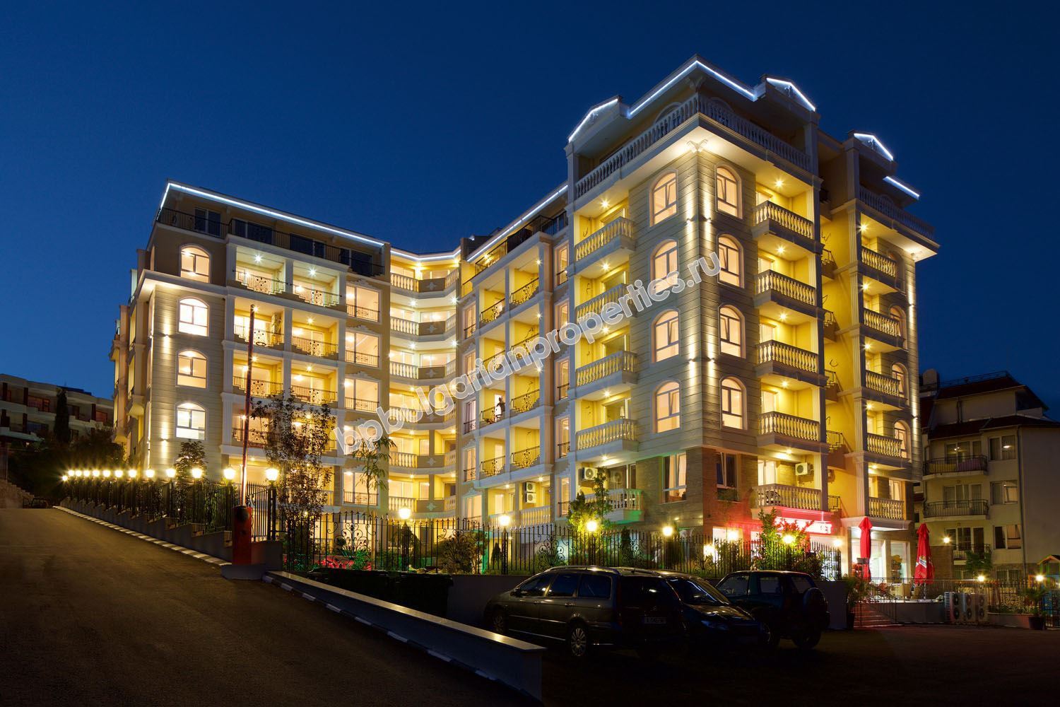 Apartments for sale in a luxury complex close to the beach in the resort Sveti Vlas