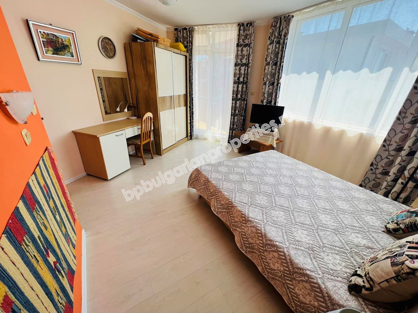 Luxury furnished two-bedroom apartment with sea view for sale in the resort Sveti Vlas Luxury furnished two-bedroom apartment with sea view for sale in the resort Sveti Vlas
