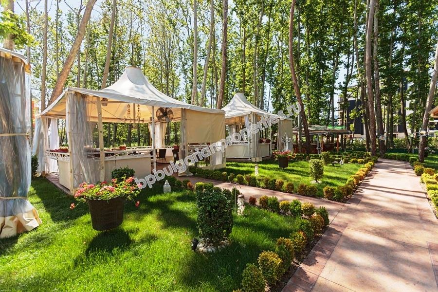 Luxury apartments in a beautiful new complex for sale in the resort Sunny Beach