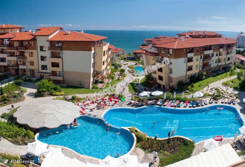 Beachfront luxury apartments for sale in the resort Sveti Vlas