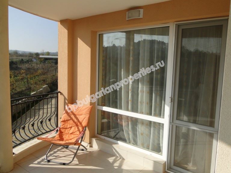 Two-bedroom apartment for sale in the town of Obzor