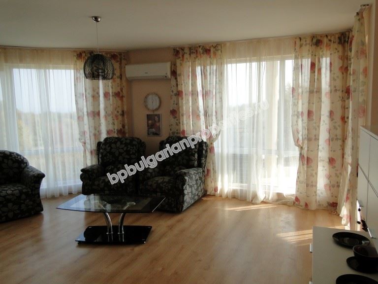 Two-bedroom apartment for sale in the town of Obzor