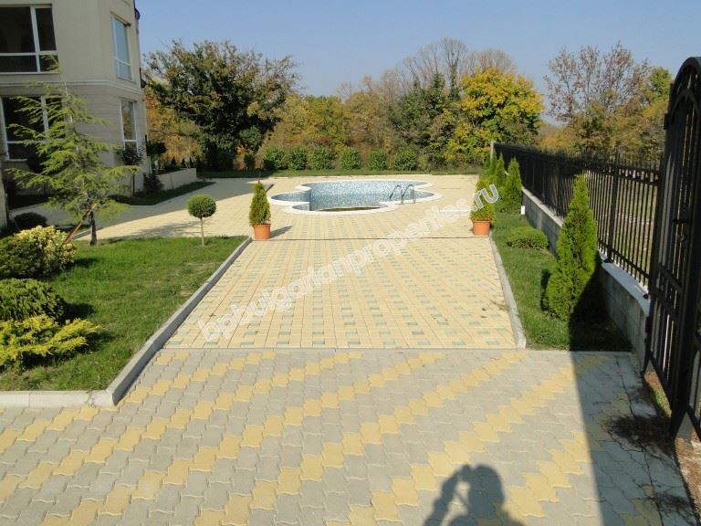 Two-bedroom apartment for sale in the town of Obzor