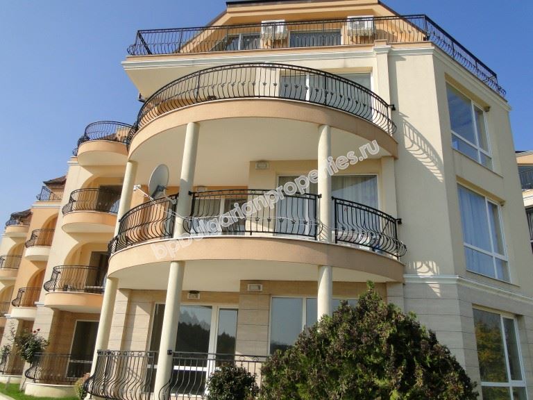 Two-bedroom apartment for sale in the town of Obzor