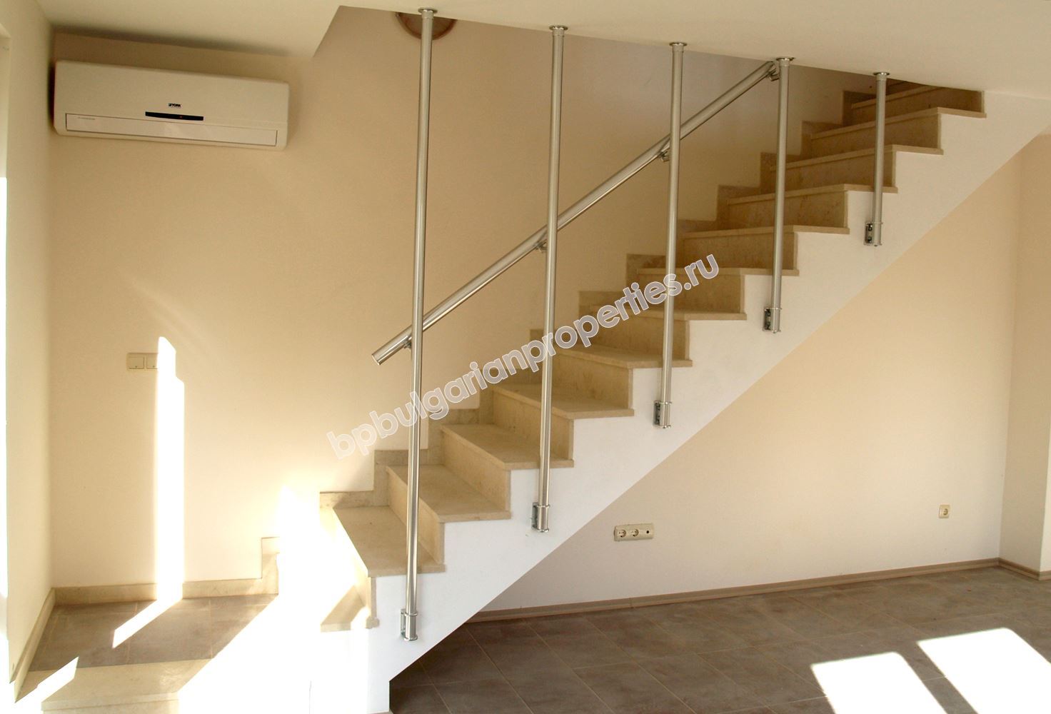 Family townhouses for sale in the resort Chrnomorets