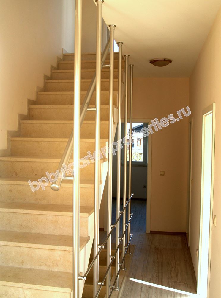 Family townhouses for sale in the resort Chrnomorets