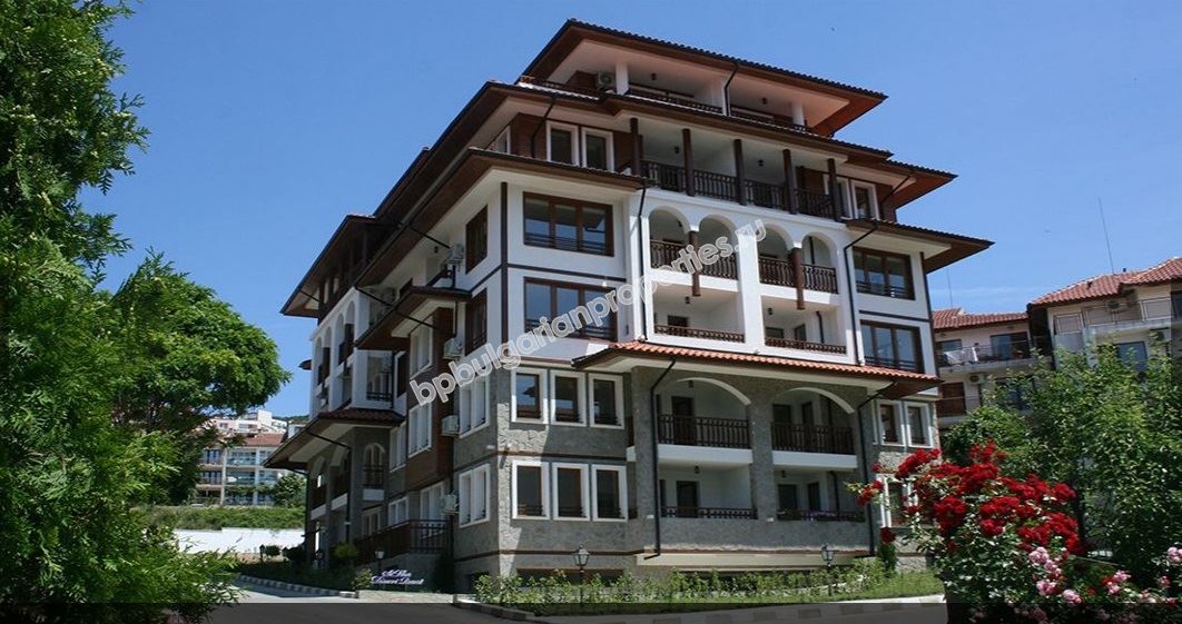 Luxury apartments for sale in a complex in the resort Sveti Vlas