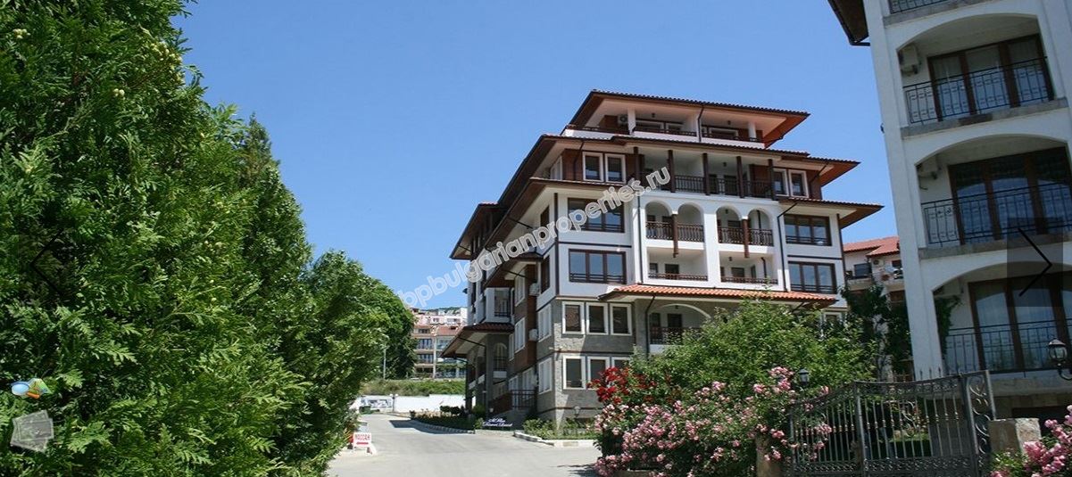 Luxury apartments for sale in a complex in the resort Sveti Vlas