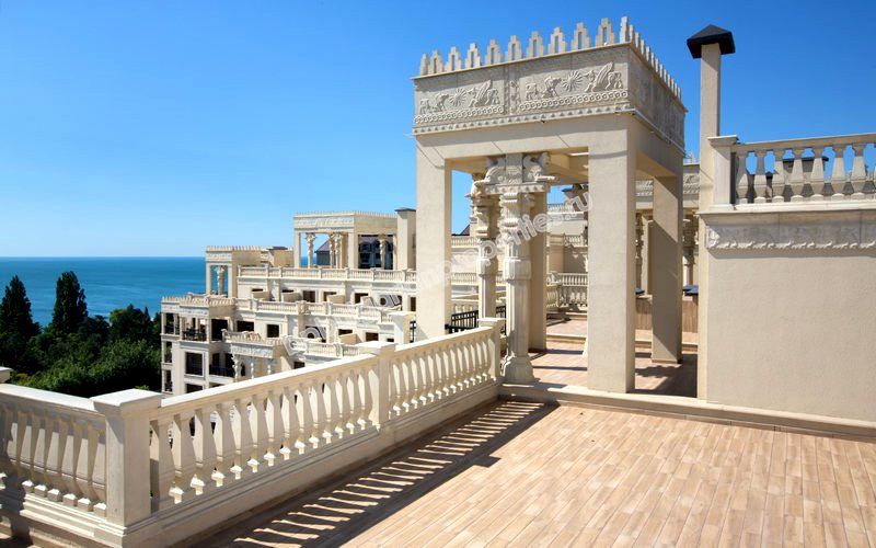 Luxury beachfront apartments for sale in the resort Golden Sands