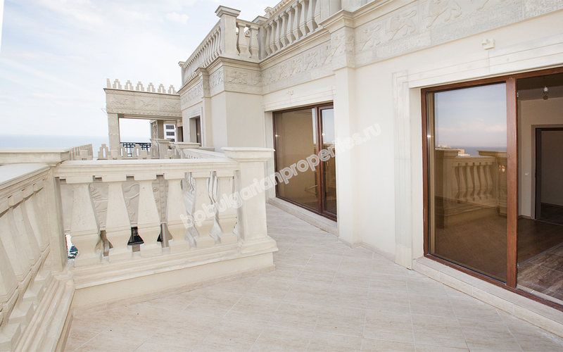 Luxury beachfront apartments for sale in the resort Golden Sands