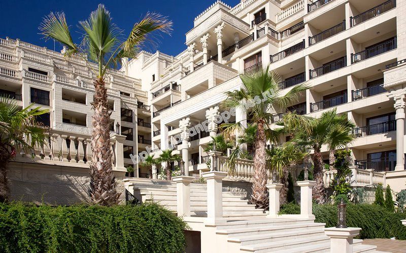 Luxury beachfront apartments for sale in the resort Golden Sands