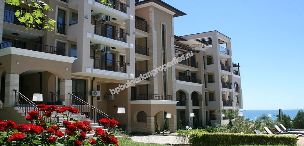 Beachfront apartment for sale in the resort Sveti Vlas
