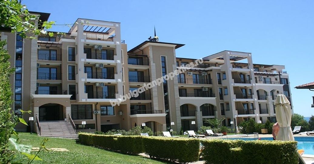 Beachfront apartment for sale in the resort Sveti Vlas