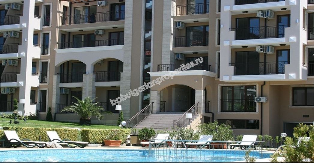 Beachfront apartment for sale in the resort Sveti Vlas