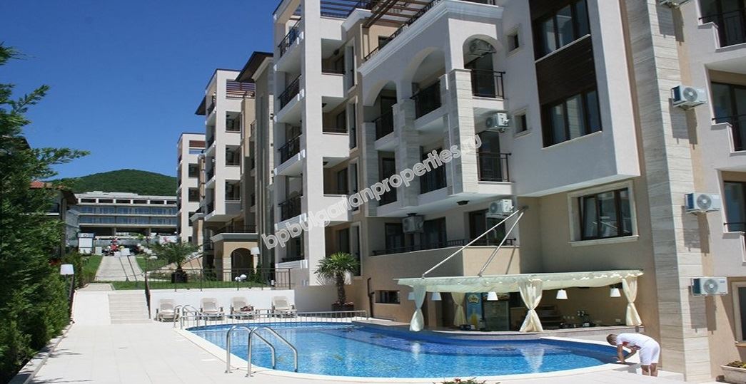 Beachfront apartment for sale in the resort Sveti Vlas