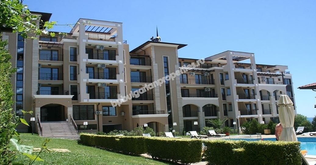 Beachfront apartment for sale in the resort Sveti Vlas