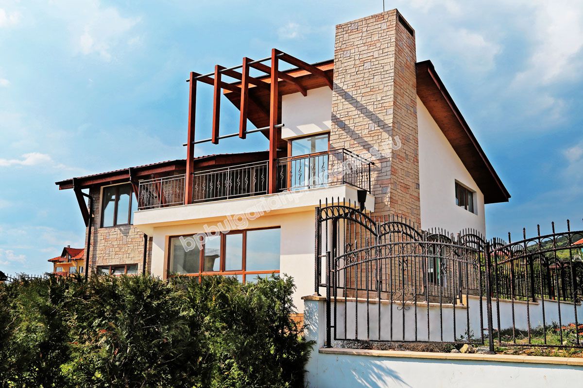Luxury two-storey house for sale near the resort Sveti Vlas Luxury two-storey house for sale near the resort Sveti Vlas