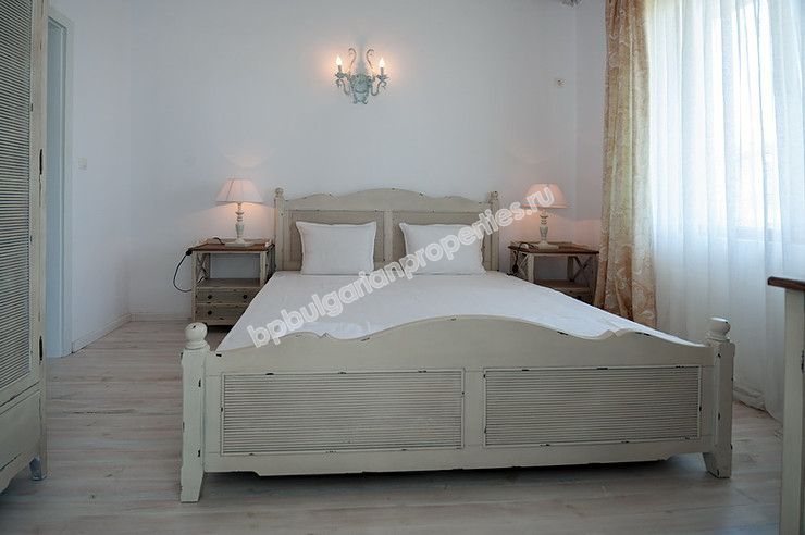 Luxury villas with sea panorama for sale in the resort Lozenets