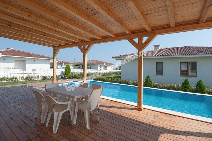 Luxury villas with sea panorama for sale in the resort Lozenets