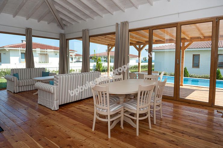 Luxury villas with sea panorama for sale in the resort Lozenets