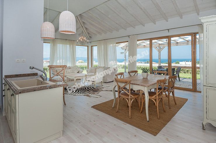 Luxury villas with sea panorama for sale in the resort Lozenets