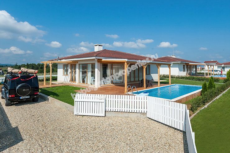 Luxury villas with sea panorama for sale in the resort Lozenets