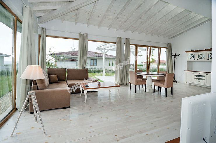 Luxury villas with sea panorama for sale in the resort Lozenets