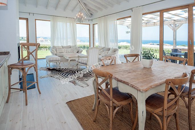 Luxury villas with sea panorama for sale in the resort Lozenets