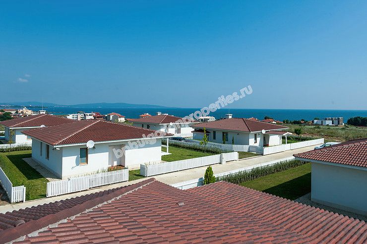 Luxury villas with sea panorama for sale in the resort Lozenets