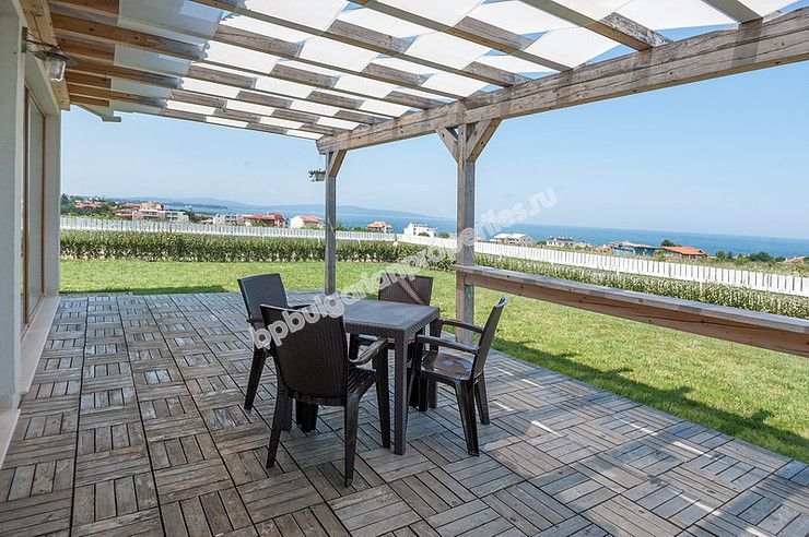 Luxury villas with sea panorama for sale in the resort Lozenets