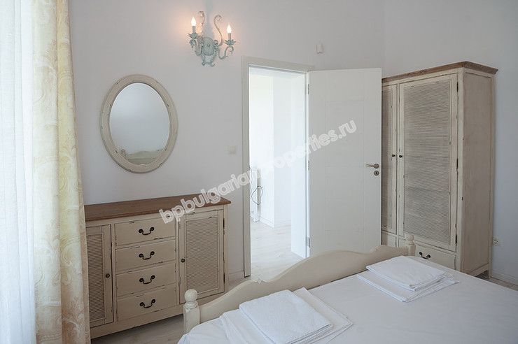 Luxury villas with sea panorama for sale in the resort Lozenets