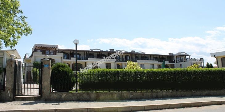 Luxury one-bedroom apartment for sale on the forst line to the sea in the town of Sozopol Luxury one-bedroom apartment for sale on the forst line to the sea in the town of Sozopol