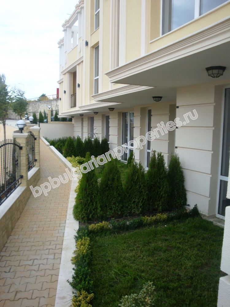 One-bedroom apartments in a new complex close to the beach for sale near the town of Varna - Evxinograd