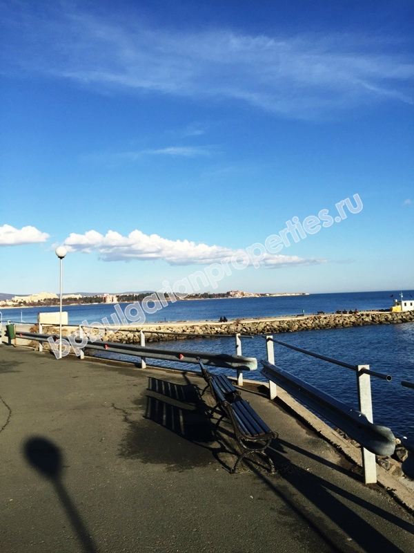 5-bedroom furnished apartment for sale on the second line to the sea in the resort Ravda