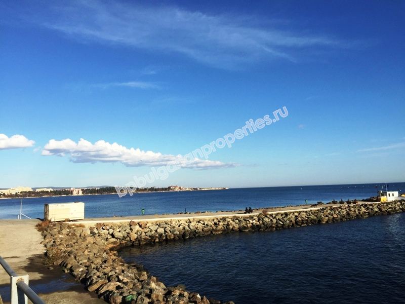 5-bedroom furnished apartment for sale on the second line to the sea in the resort Ravda