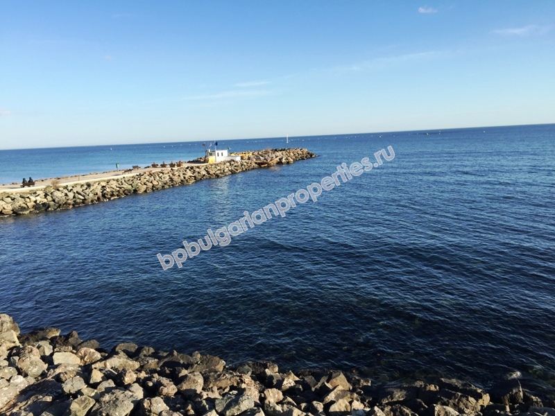 5-bedroom furnished apartment for sale on the second line to the sea in the resort Ravda