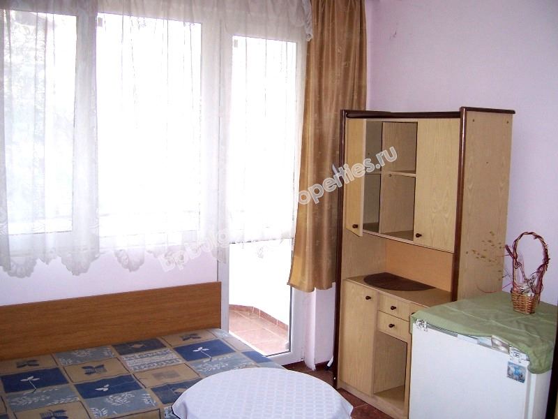 5-bedroom furnished apartment for sale on the second line to the sea in the resort Ravda