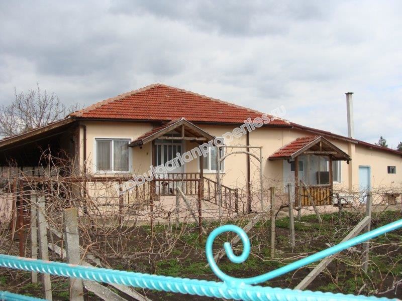 One-storey house with a big plot of land for sale in a village 25 km away from Bourgas