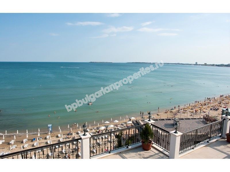 Luxury beachfront apartments for sale in a VIP complex in the resort Sunny Beach Luxury beachfront apartments for sale in a VIP complex in the resort Sunny Beach