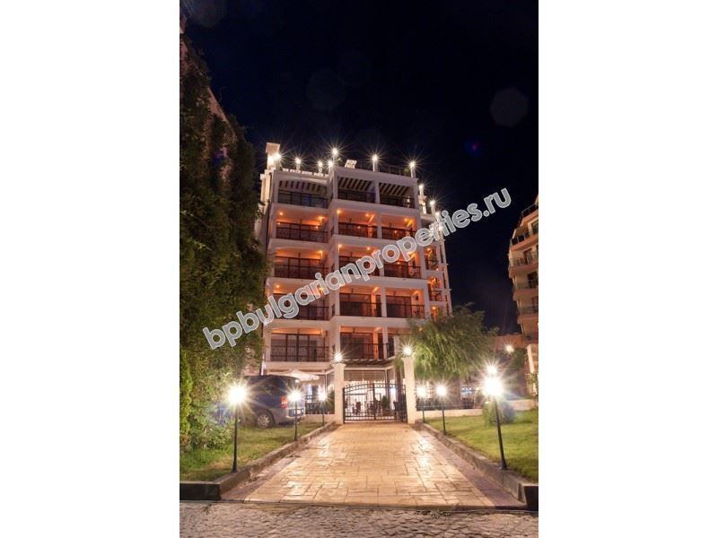 Luxury beachfront apartments for sale in a VIP complex in the resort Sunny Beach Luxury beachfront apartments for sale in a VIP complex in the resort Sunny Beach