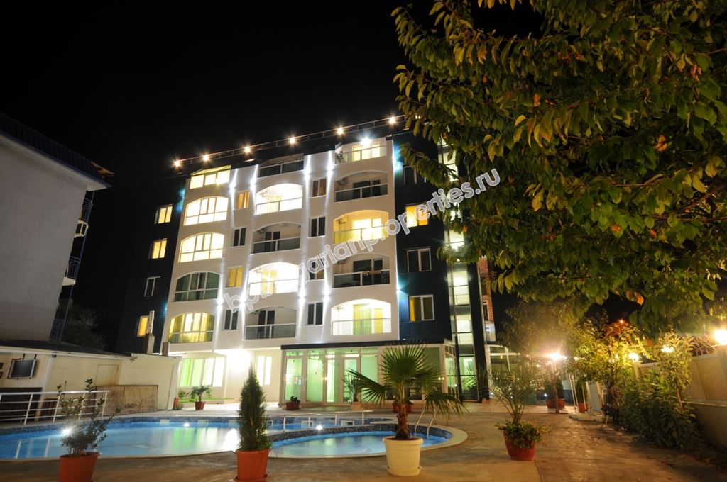 Furnished two-bedroom apartment with a car place for sale in the resort Ravda