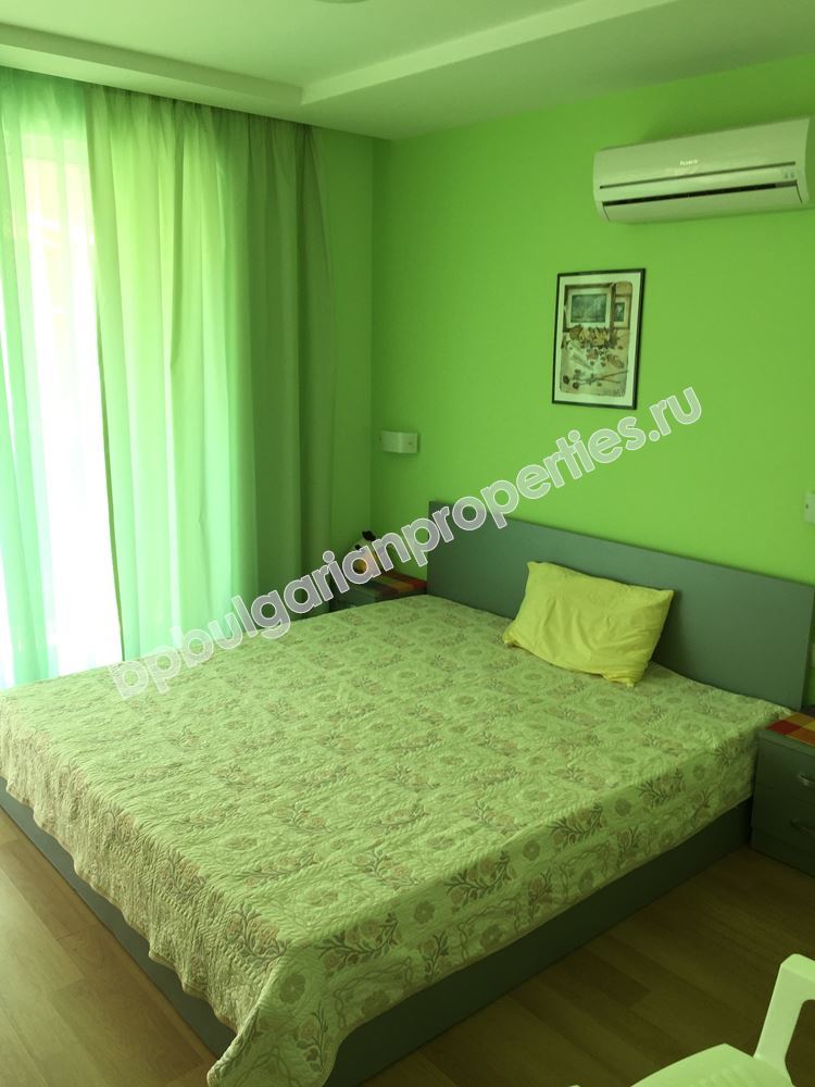 Furnished two-bedroom apartment with a car place for sale in the resort Ravda