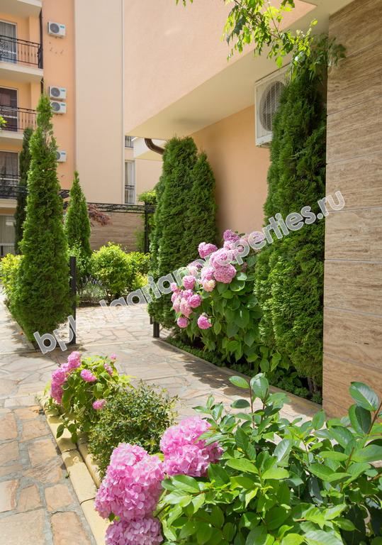 Furnished studio for sale close to the beach in the resort Sunny Beach