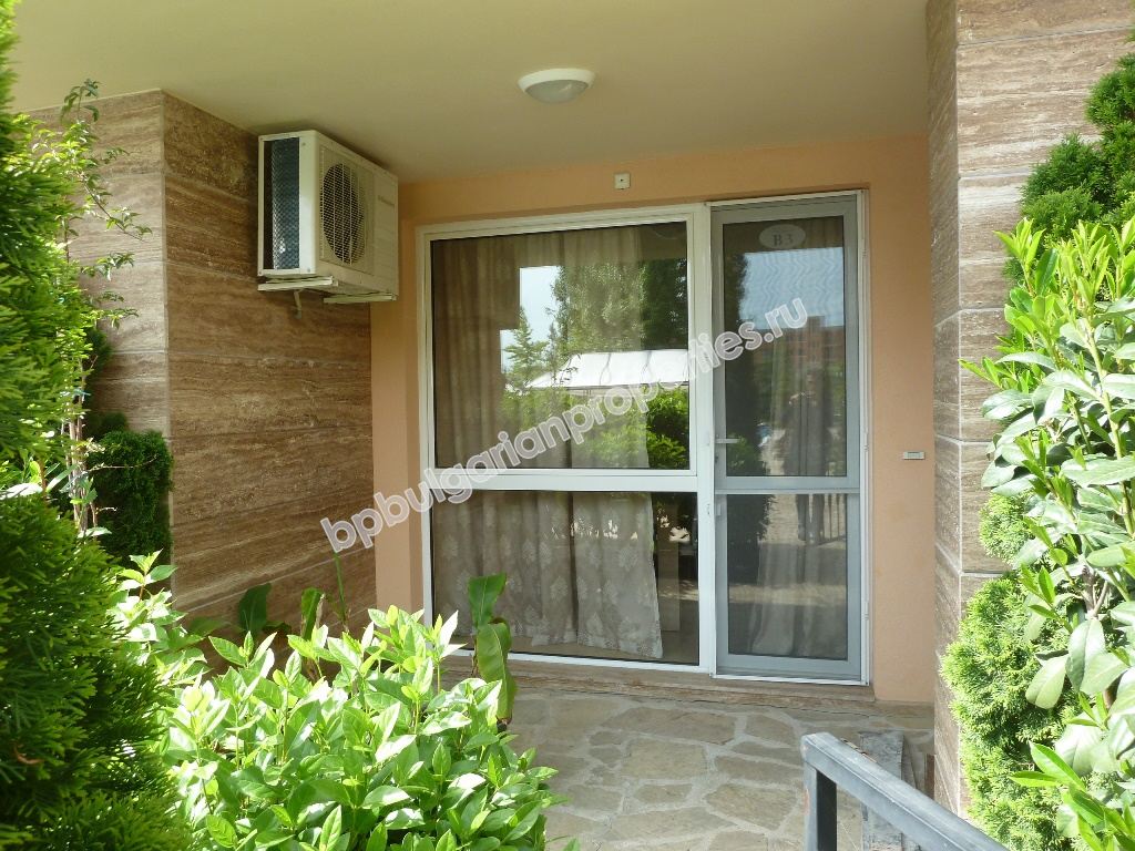 Furnished studio for sale close to the beach in the resort Sunny Beach