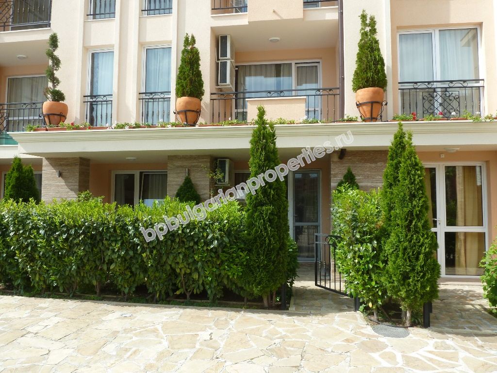 Furnished studio for sale close to the beach in the resort Sunny Beach