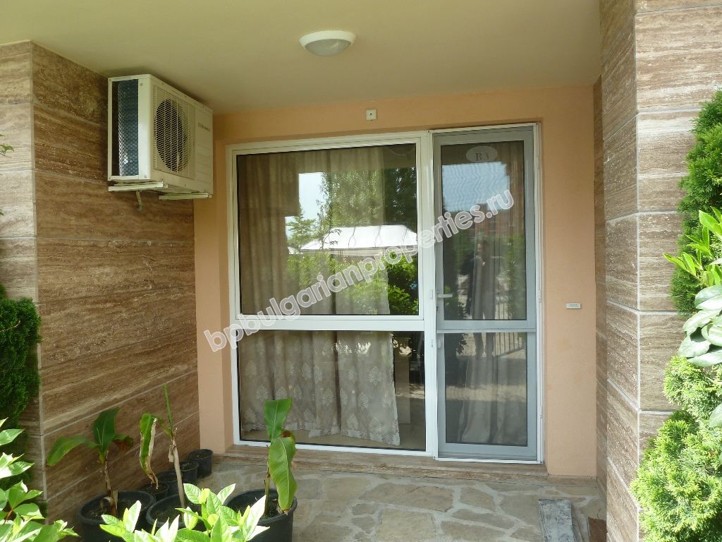 Furnished studio for sale close to the beach in the resort Sunny Beach